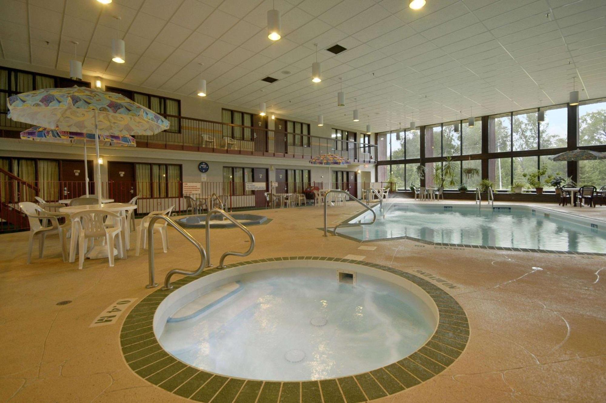 Howard Johnson By Wyndham Portage La Prairie Exterior foto